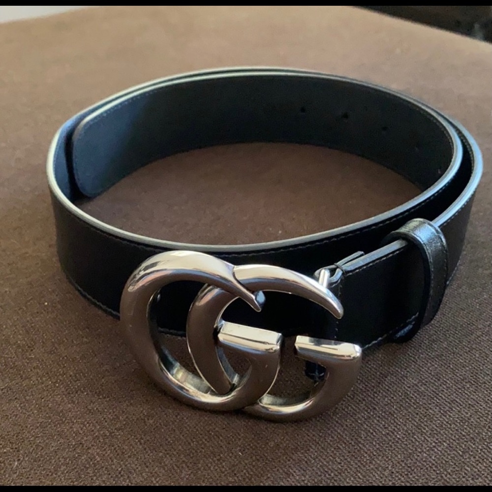 Black Gucci belt